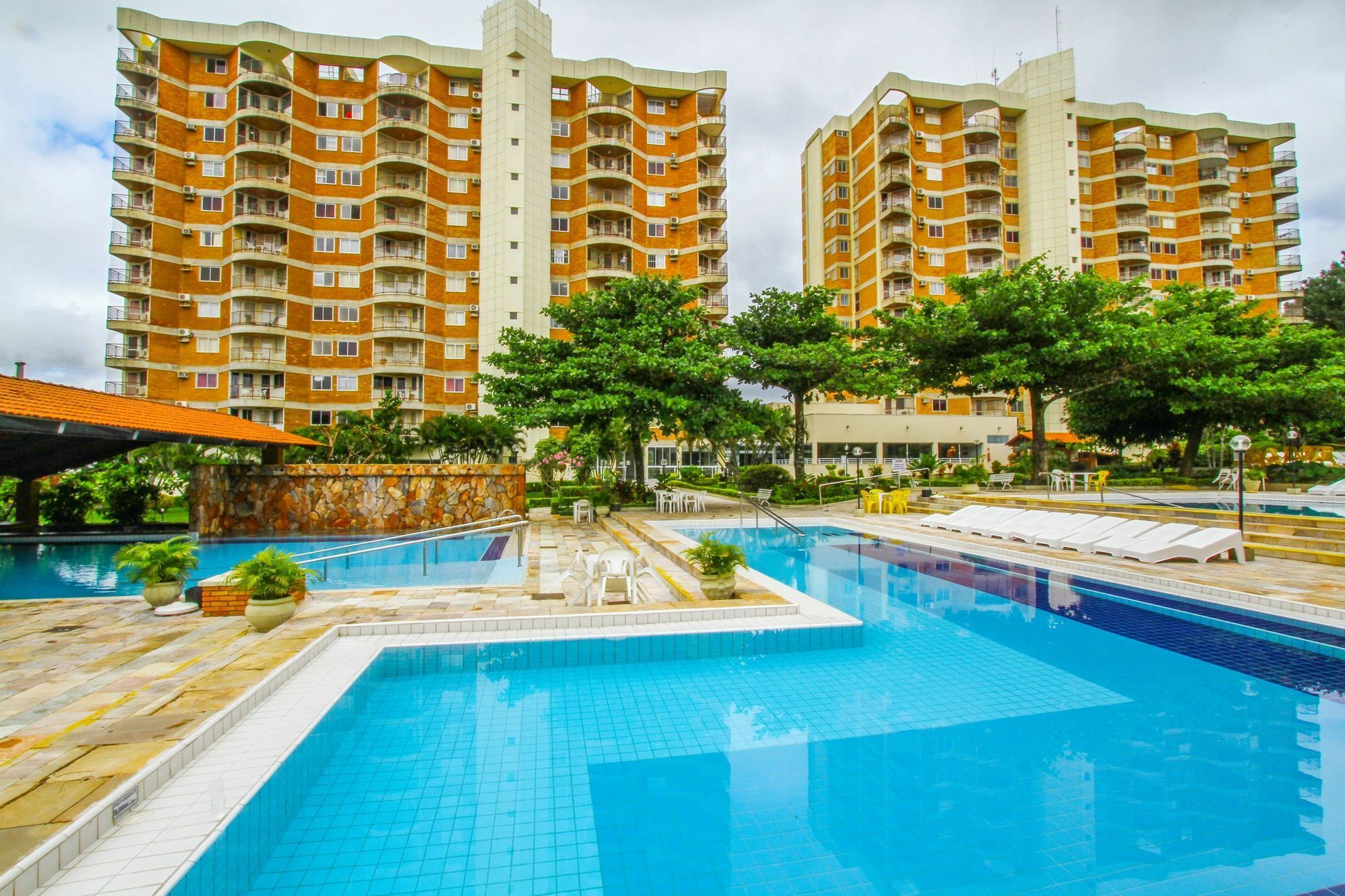 Aparthotel Imperio Romano - Splash E Acqua Park Caldas Novas Exterior foto